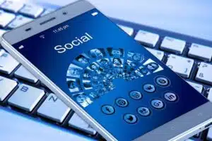 La comparaison sociale: un automatisme humain complexe. 
