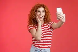 Le brain-rot: l'impact des réseaux sociaux sur nos capacités mentales.